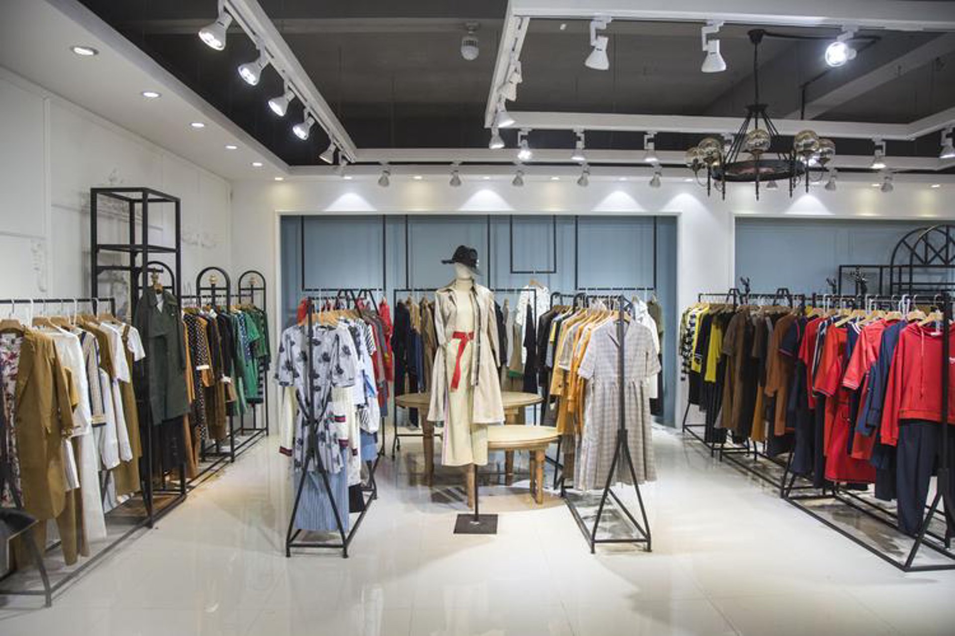 艳冰服装店